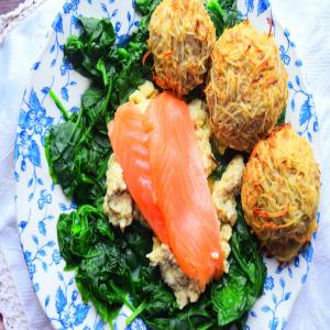 Smoked Salmon & Scrambled Egg With Healthy Hash Browns_image