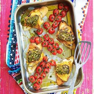 Chicken, baguette & tomatoes with pesto image