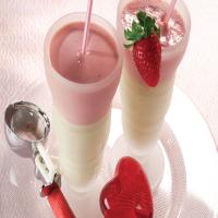 Strawberry and Vanilla Pudding Shakes_image
