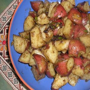 Potato fried in garlic (chauke aaloo)_image