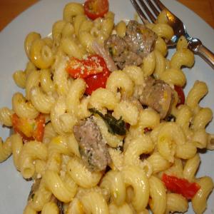 Chicken Sausage Pasta With Basil and Wine_image