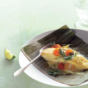 Banana-Leaf-Wrapped Grouper with Curry Sauce_image