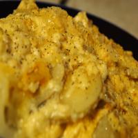 Creamy AuGratin Potatoes {Crockpot} image