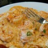 Smokey Grilled Shrimp and Grits with Pancetta Gravy_image