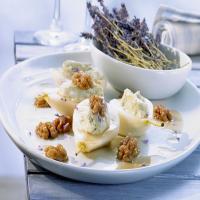 Pears with Roquefort and Walnuts_image