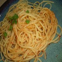 Olive Oil, Garlic, and Crushed Red Pepper Pasta Sauce_image
