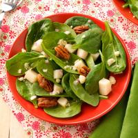 Spinach Salad with Pears & Candied Pecans_image