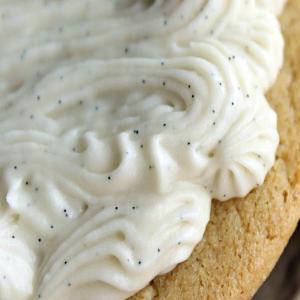 Homemade Vanilla Bean Frosting_image