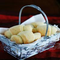 Old Fashioned Buttermilk Dinner Rolls image