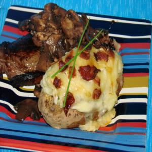 Microwave Version of Twice Baked Potatoes With Cheese and Bacon_image