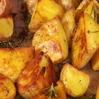 Crunchy Roasted Rosemary Potatoes_image