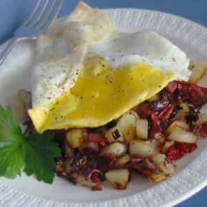 Corned Beef Hash With Fried or Poached Egg_image