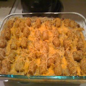 Tasty Tater Tot Casserole W/Noodles and Cheese_image