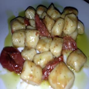 Goat Cheese Gnocchi With Sundried Tomato Brown Butter Sauce_image