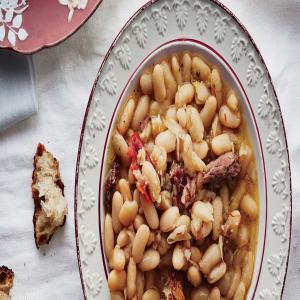 Stewed Cannellini Beans with Chiles and Thyme_image