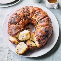Garlic & herb monkey bread_image