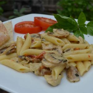 Artichoke and Roasted Red Pepper Pasta_image