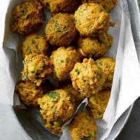 Air-Fryer Chickpea Fritters with Sweet-Spicy Sauce_image