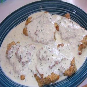 Crusted Baked Chicken With Tarragon Cream Sauce_image