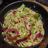 BONNIE'S RED ONION PASTA WITH SPINACH_image