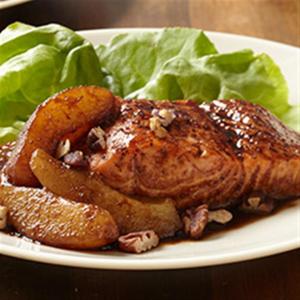 Balsamic Salmon with Pears and Pecans_image