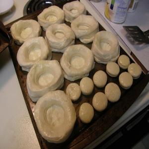 stuffed biscuits with stroganoff sauce_image
