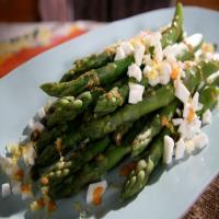 Asparagus with Tangy-Smoky Dressing image