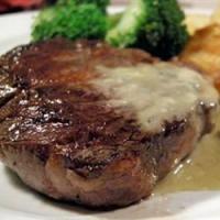 Steaks With Roquefort Sauce_image