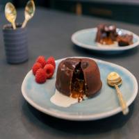 Chocolate Cake with Molten Caramel Center_image