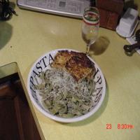 Spinach Linguni With White Clam Sauce_image