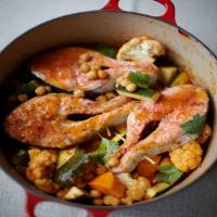 Moroccan-Style Salmon with Vegetables Recipe - (4.5/5) image