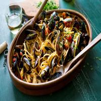 Pasta With Mussels in Tomato Sauce image