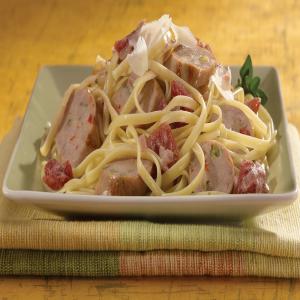 Grilled Sweet Italian Chicken Sausage with Tomato Cream Sauce Over Linguine_image