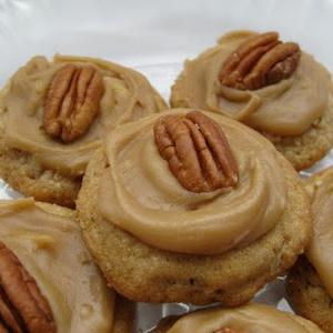 Pecan Praline Cookies with Brown Sugar Frosting_image