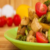 Chicken Stir-Fry With Broccoli and Tomatoes_image