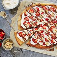 Chocolate Hazelnut Pizza with Strawberries and Bananas_image