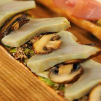 Open-Faced Baguette with Mushrooms and Artichokes_image