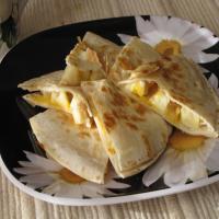 Cheesy Apple Breakfast Quesadillas_image