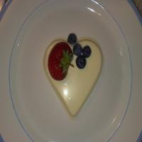 Vanilla White Chocolate Panna Cotta With Strawberries_image