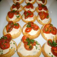 Oven Roasted Tomatoes on Crackers_image