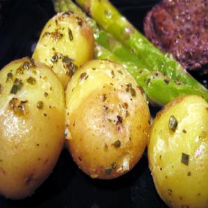 New Potatoes With Dijon Vinaigrette_image