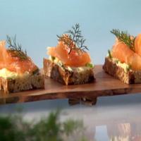 Smoked Salmon on Irish Soda Bread with Chive Butter_image
