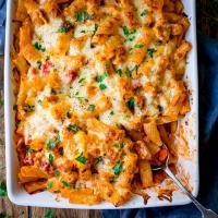 Cheesy Pasta Bake With Chicken And Bacon Recipe_image