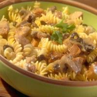 Creamy Fusilli with Mushrooms and Chicken_image