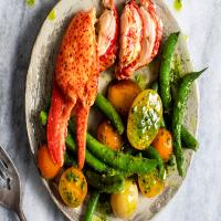 Lobster Salad With Green Beans, Tomatoes and Basil_image