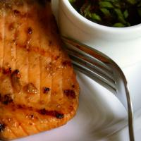Grilled Salmon With Chili-Lime Sauce_image