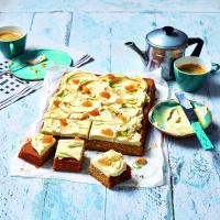 Ginger drizzle traybake with cream cheese icing_image
