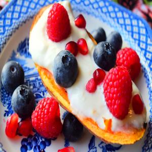 Sweet Potato Toast With Yoghurt & Berries_image