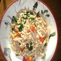 Fresh Tomato and Basil Pasta With Toasted Pine Nuts_image