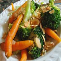 Broccoli and Baby Carrots With Toasted Almonds_image